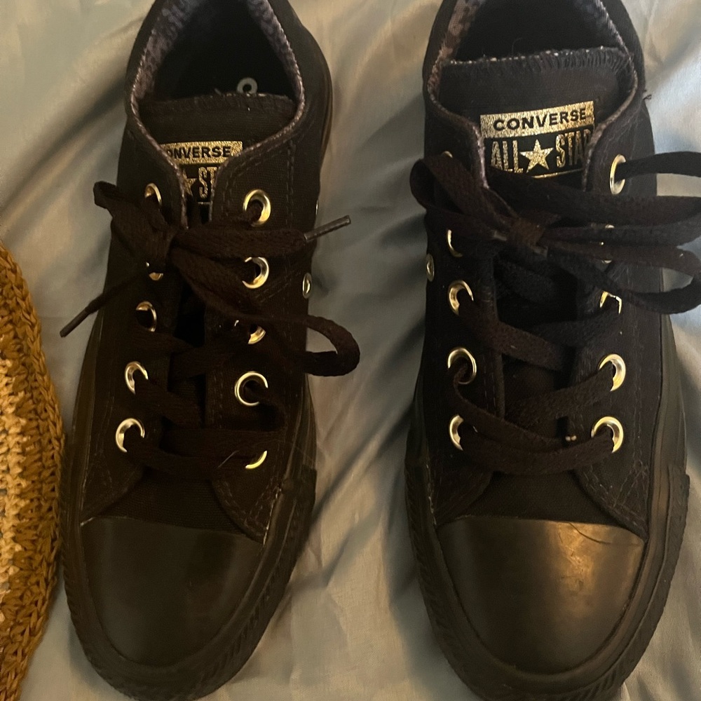 🎉🎊pretty black converse shoes 🎈🎊